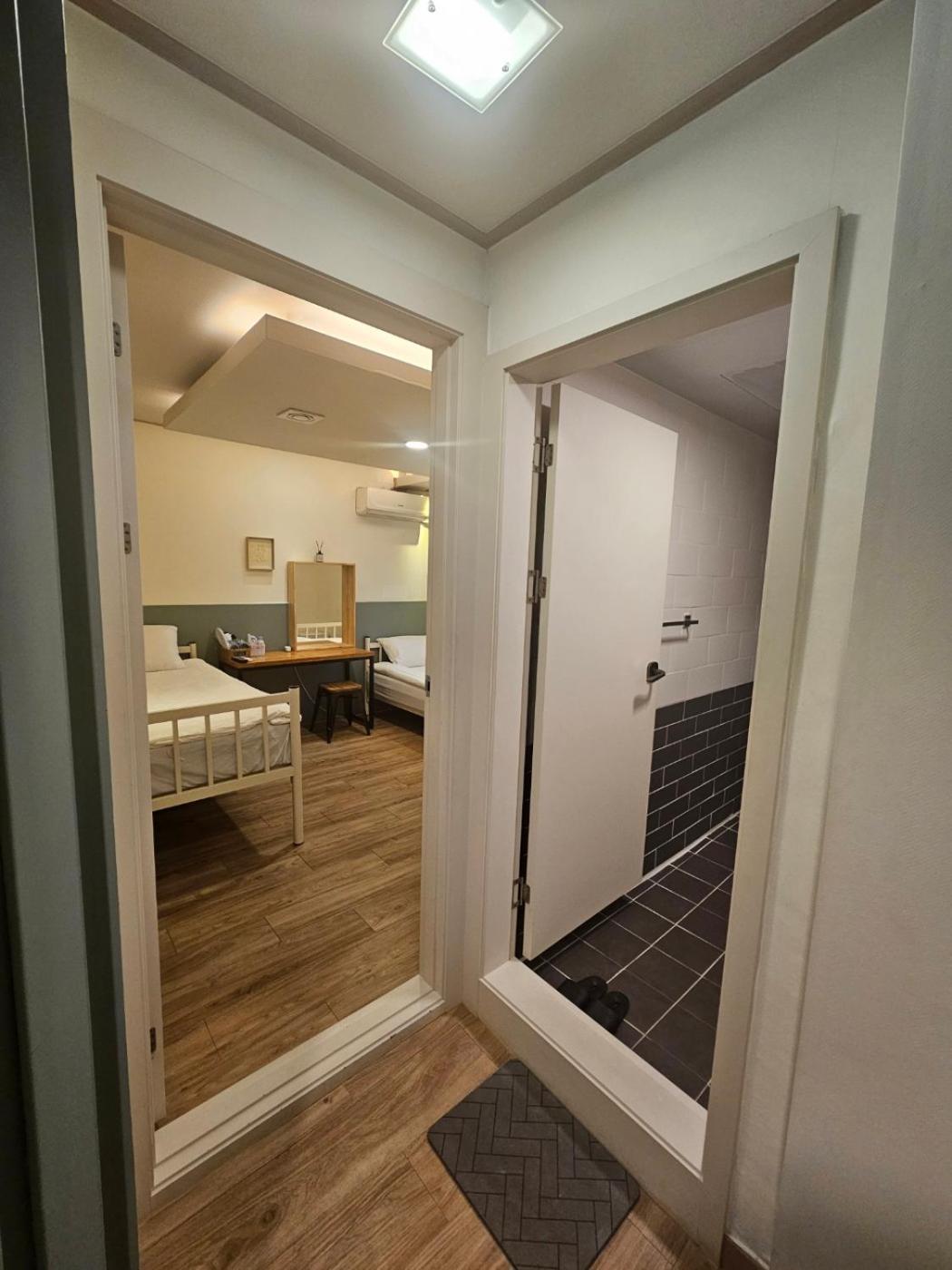 Hostel Korea - Ikseon Seoul Exterior photo