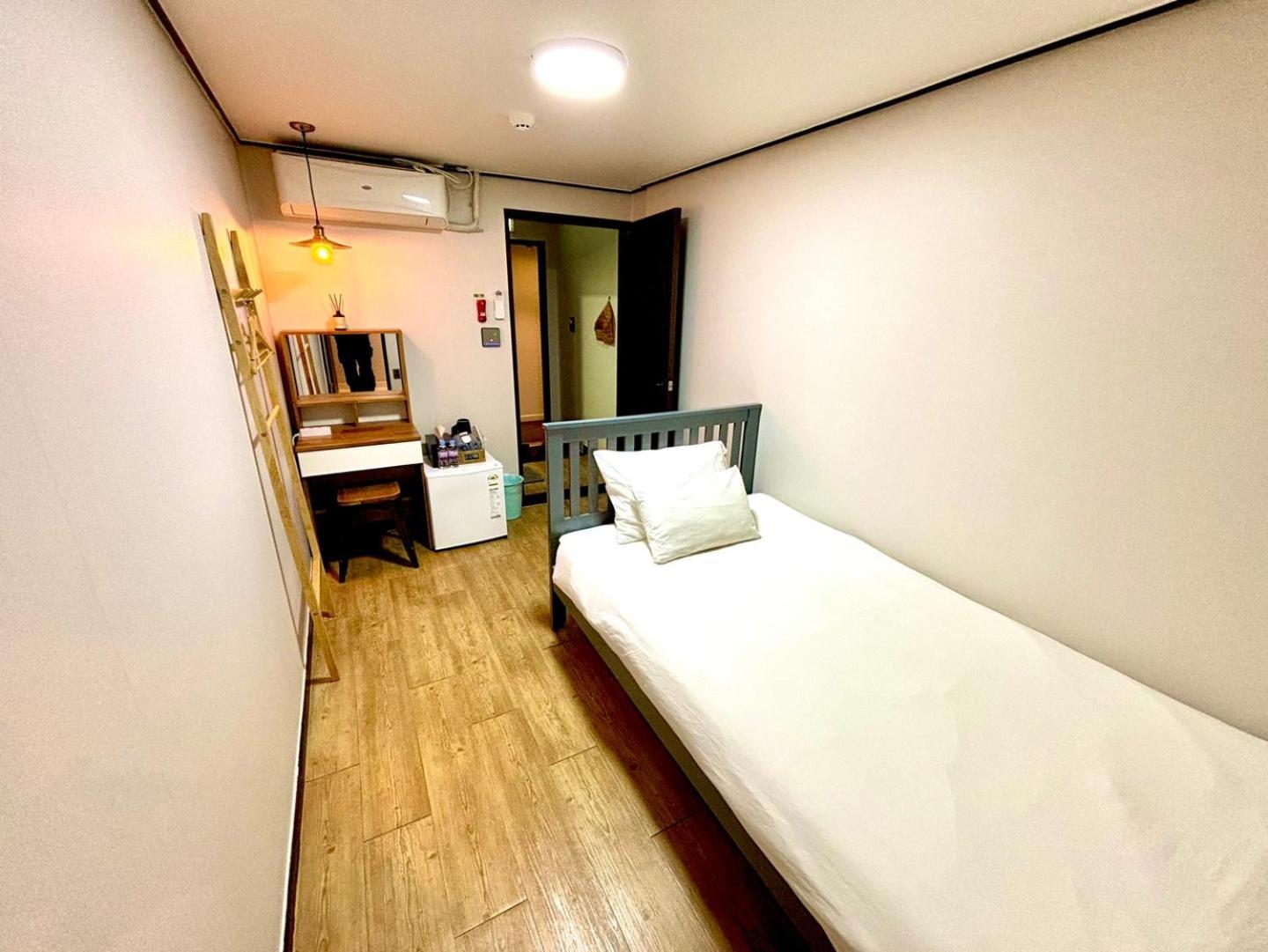 Hostel Korea - Ikseon Seoul Exterior photo